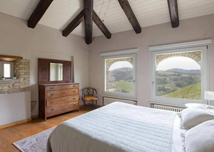 Langhe Semesterbostad Castiglione Falletto